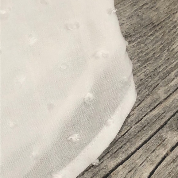 ๐HP!๐Express white dot flutter sleeve top - Picture 11 of 14